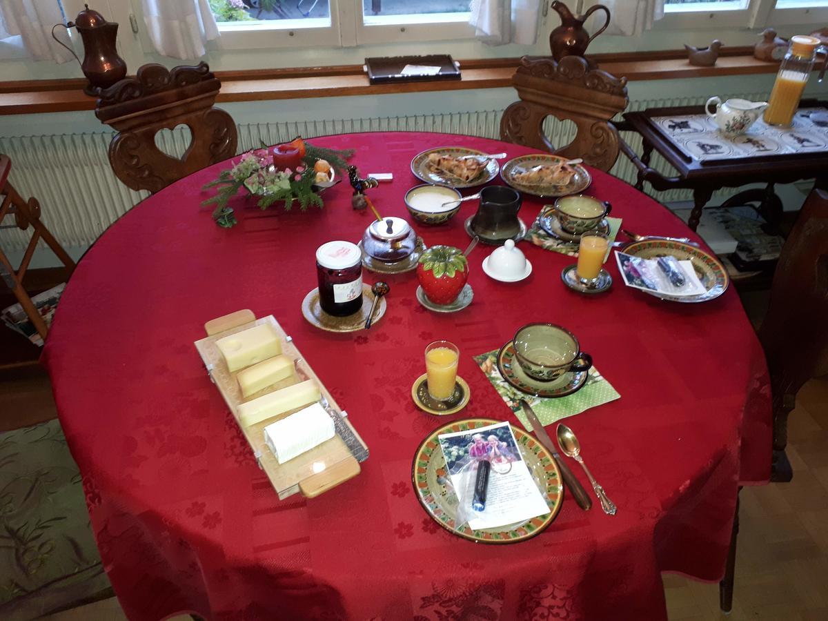 Bed and Breakfast Chez Jean Et Daisy Riehen Екстер'єр фото